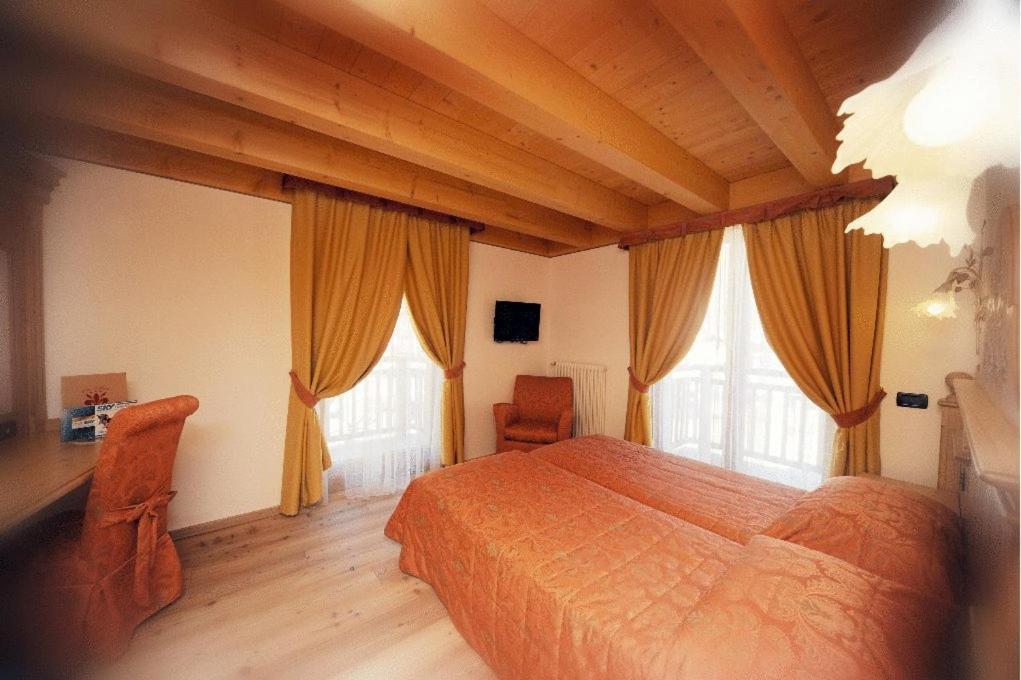 Residence Garni Il Giglio Commezzadura Rum bild