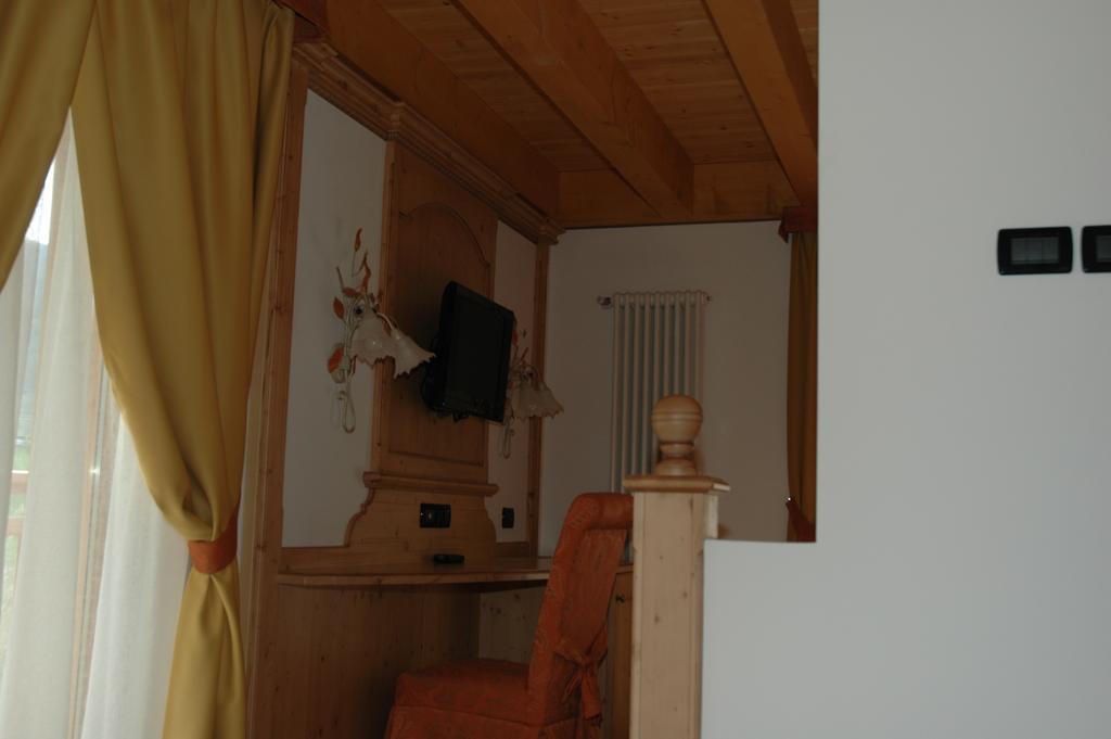 Residence Garni Il Giglio Commezzadura Rum bild