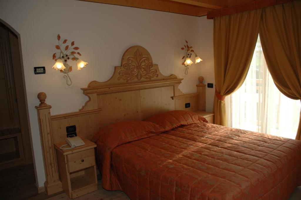 Residence Garni Il Giglio Commezzadura Rum bild